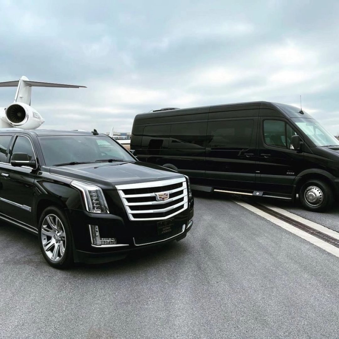 Seattle-hourly-limousine-service (2) Airport Transfers